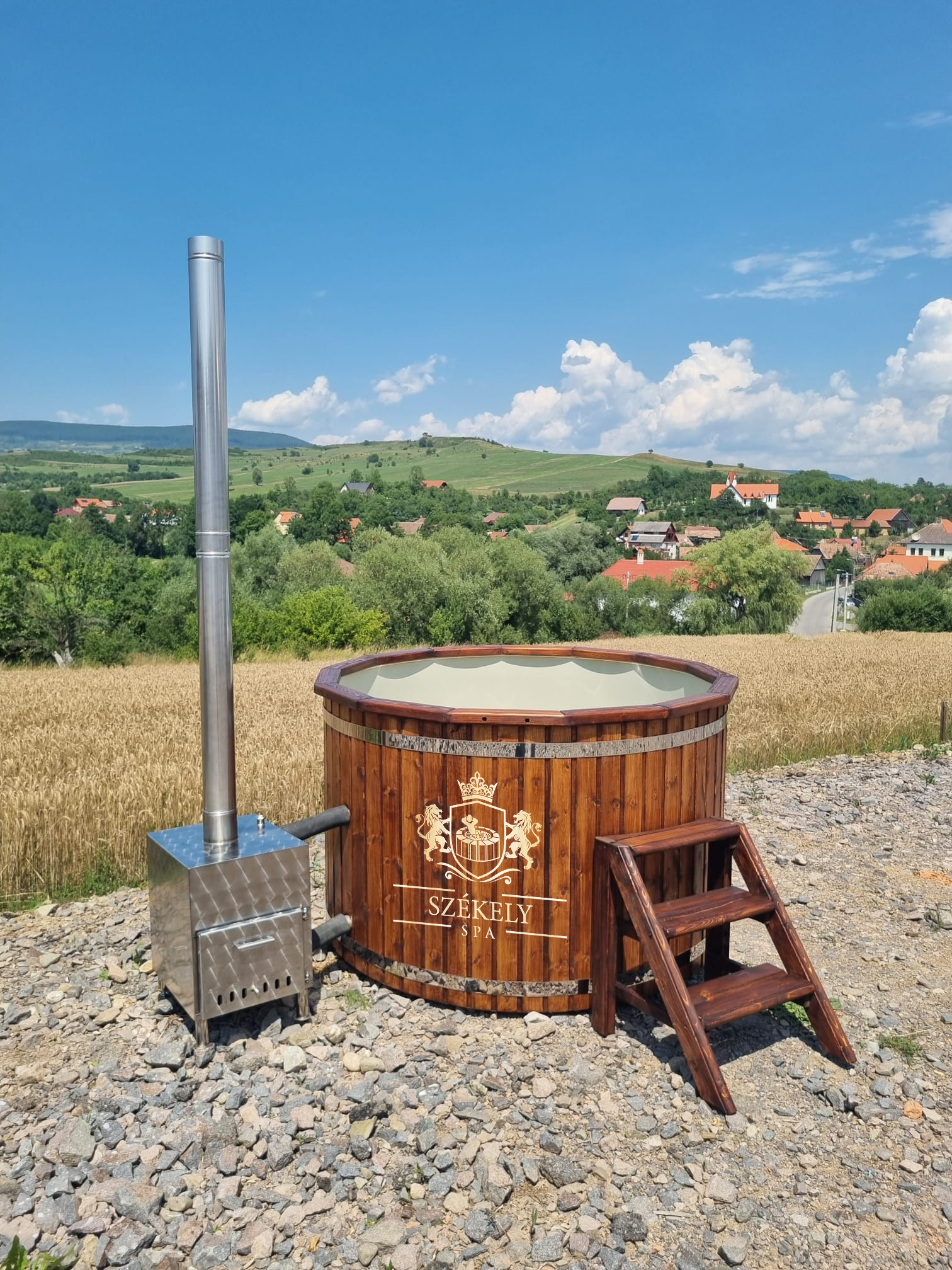 Ciubăr Premium pentru 4 – 5 Persoane cu Sobă Exterioară [ D1 ] în culoarea Nuc