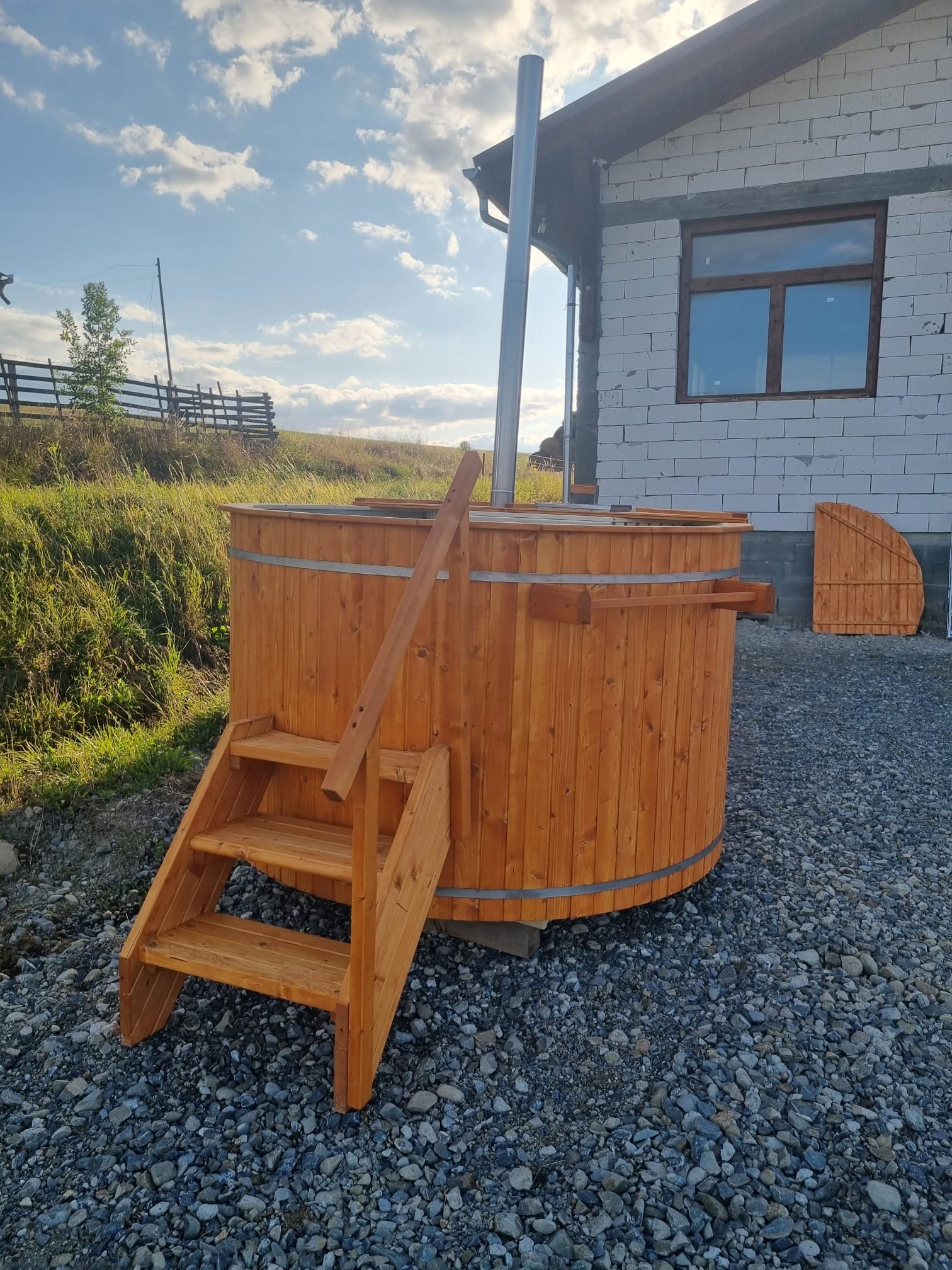 Ciubăr Standard din Lemn cu Inserție din Plastic – Construcție din Doage [FD]