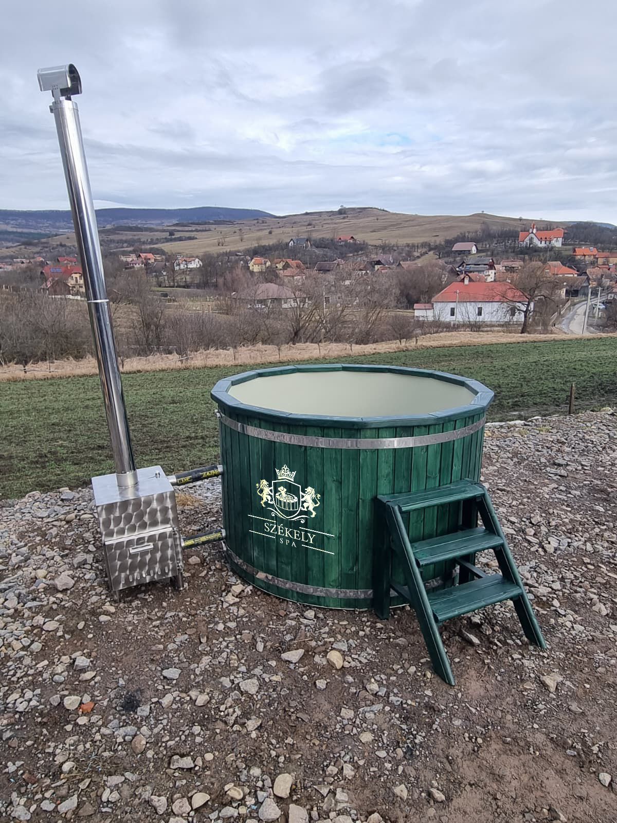 Ciubăr Premium pentru 4 – 5 Persoane cu Sobă Exterioară [ D1 ] în culoarea Verde